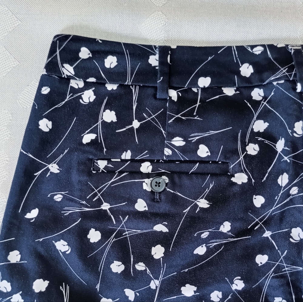 RW&CO Floral Pattern Spring/Summer Capris